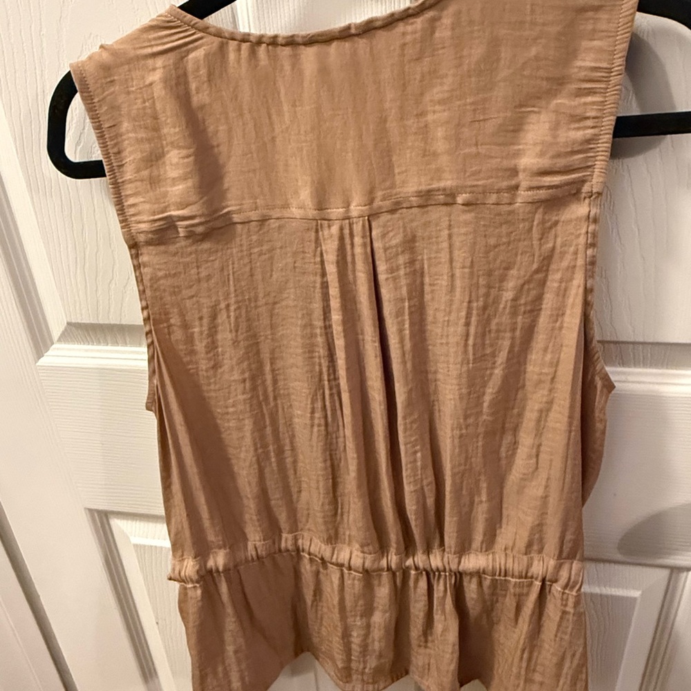 Banana Republic Tan Sleeveless Wrap Blouse - Picture 3 of 3